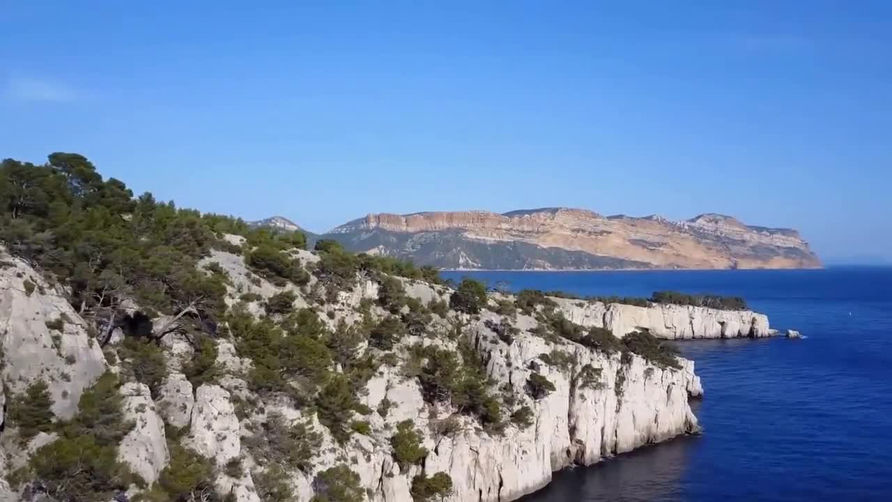 101 @@ Aerial view of the sea Majestic Aerial Views2022 - 4K Video UltraHD