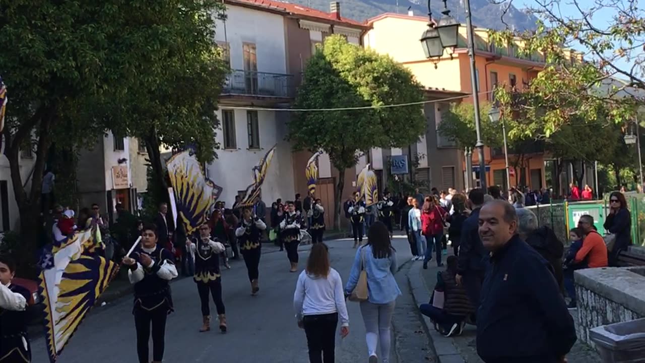 Flag throwers in Sicignano during Sagra