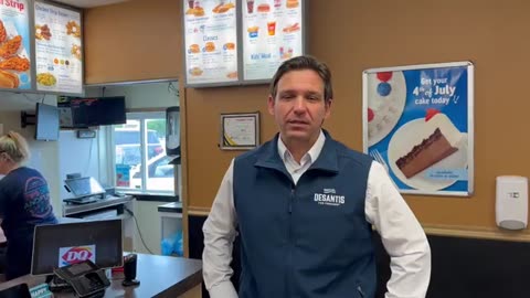 Desantis embarrasses himself at dairy queen