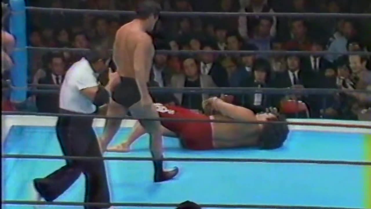 (1985.01.01) Antonio Inoki & Tatsumi Fujinami vs Hulk Hogan & Wild Samoan