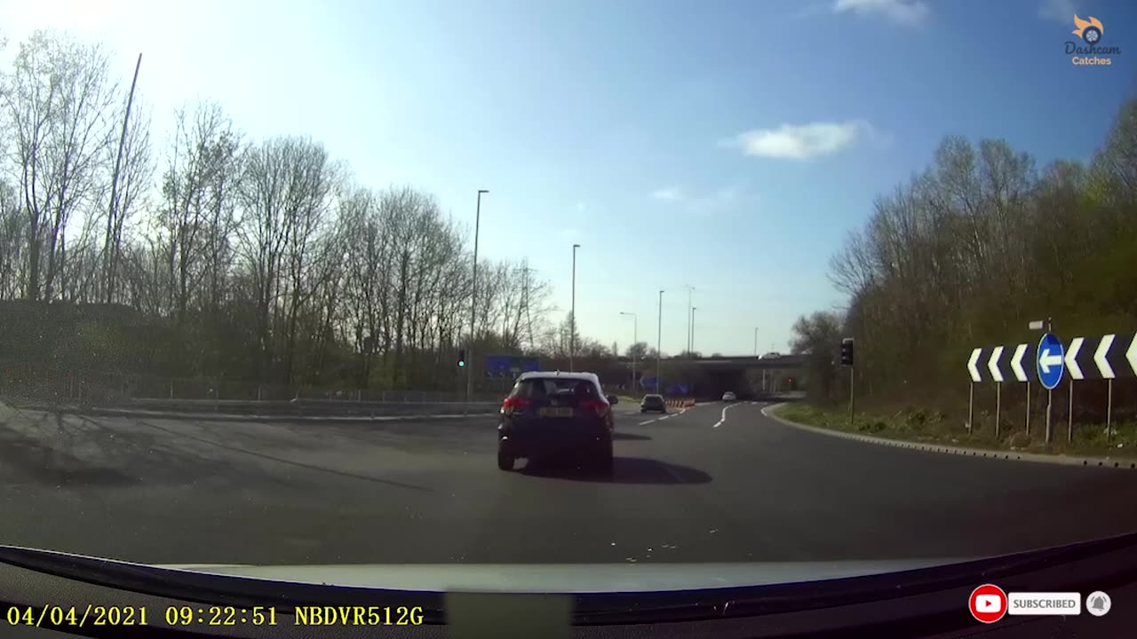 Dash cam UK Bad Drivers - Close Calls Vol. 9