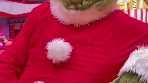 Santa Grinch compliments woman on makeup contour