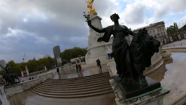 Drone footage of a fountain at Buckingham palace. London. 8th Nov 2022