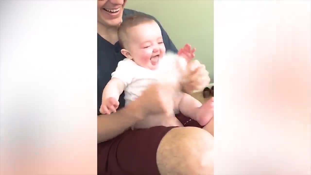 Funniest Moments with Baby Laughing (3)