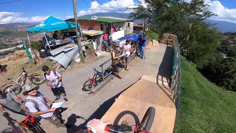 CRAZY URBAN MTB DOWNHILL TRACK - FULL RACE RUN!
