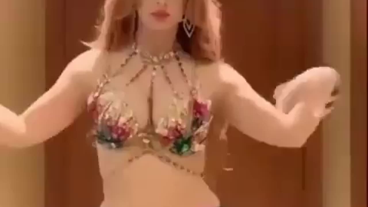 #Viral beautiful belly dance # 1 lakh views but How? plz watch guys and comment