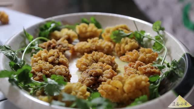 Fried and Cooked Fish from Lotus Root Fields in Yunnan