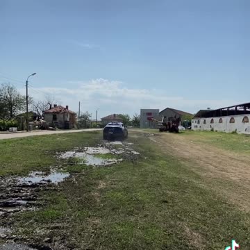 Lambo getting muddy in Bulgaria 💩