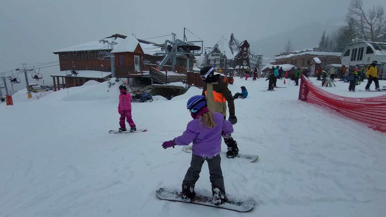 Kids leaving 31123