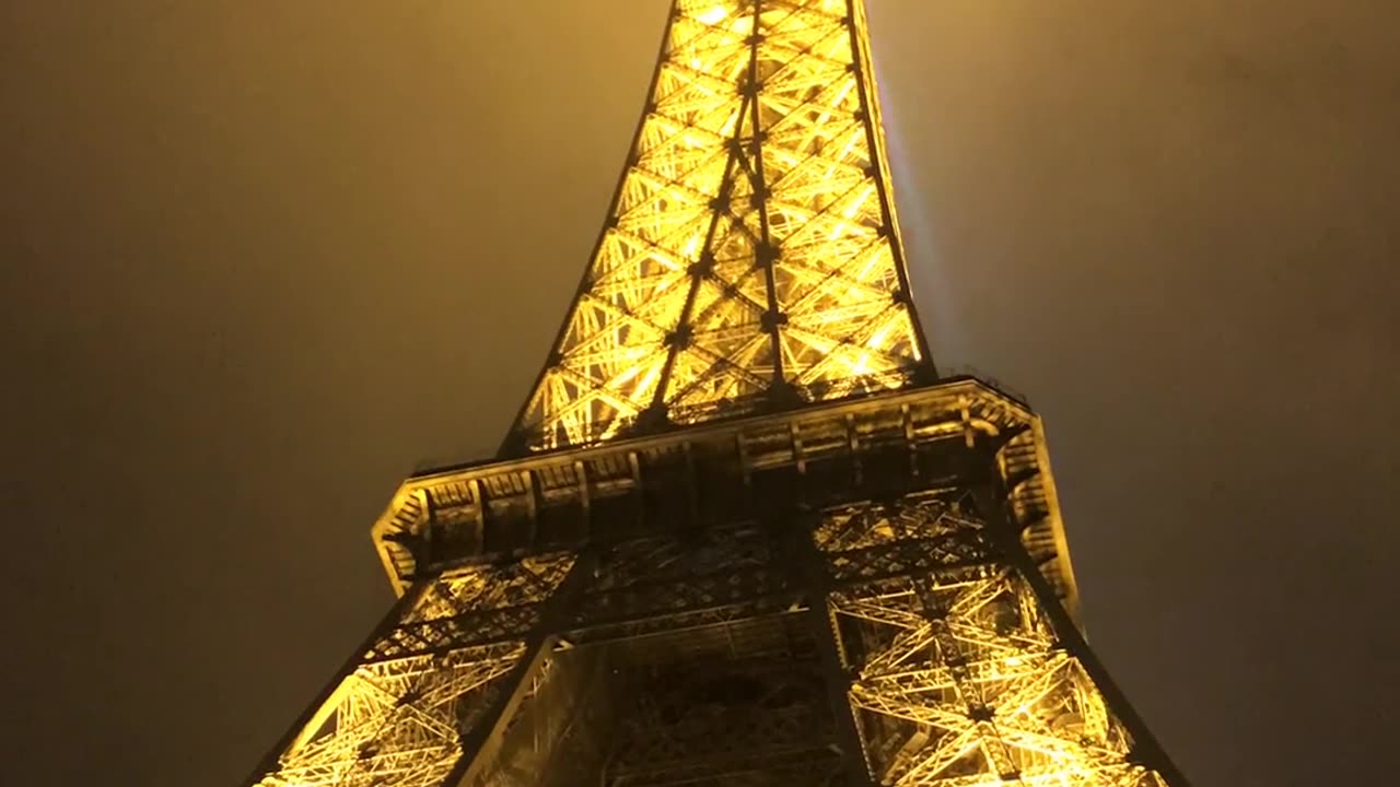 The Eiffel Tower light show