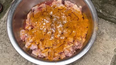 mixing chicken with masala #rumle #video #cooking #chicken
