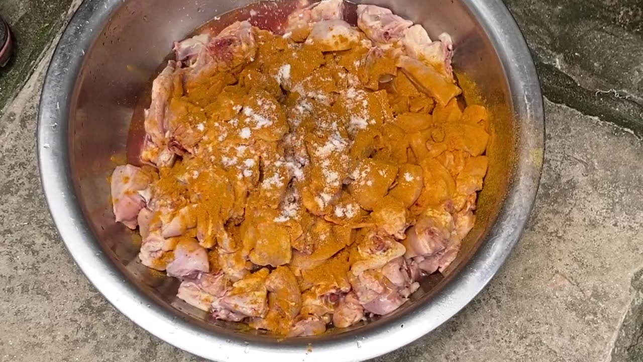 mixing chicken with masala #rumle #video #cooking #chicken