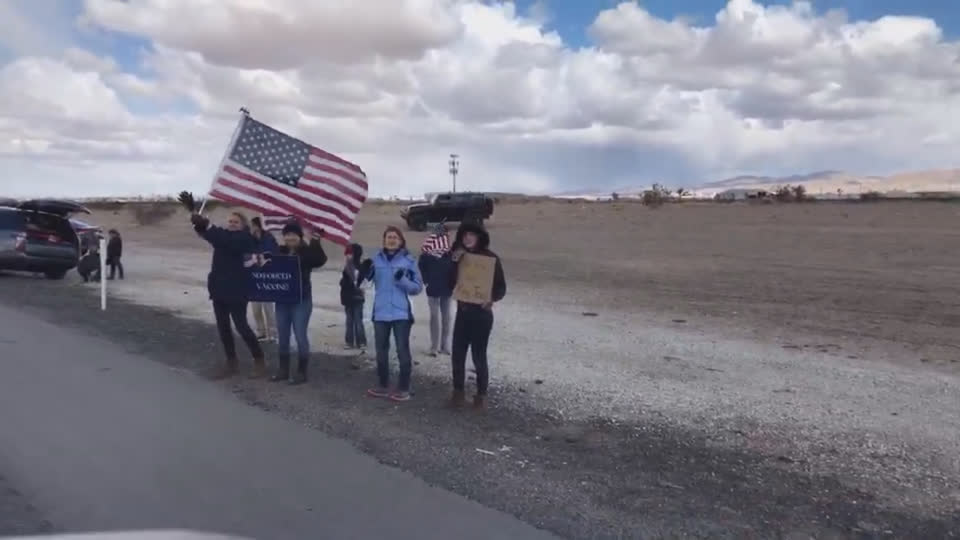 The People’s Convoy: Lots of patriotic Americans supporting Freedom Convoy USA!