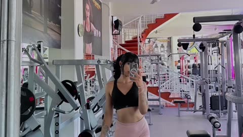 tgirl making workout now