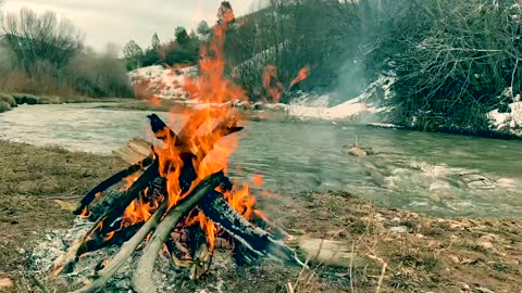 Fire by a River (ASMR) 🔥💦🏔