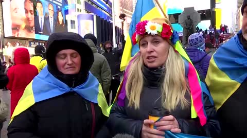 Protesters in Times Square call for peace in Ukraine