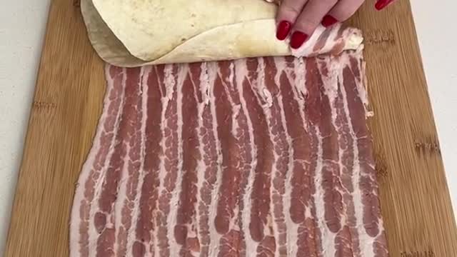 The Bacon Ice ream Cone That’s Breaking The Internet! 🤯😍