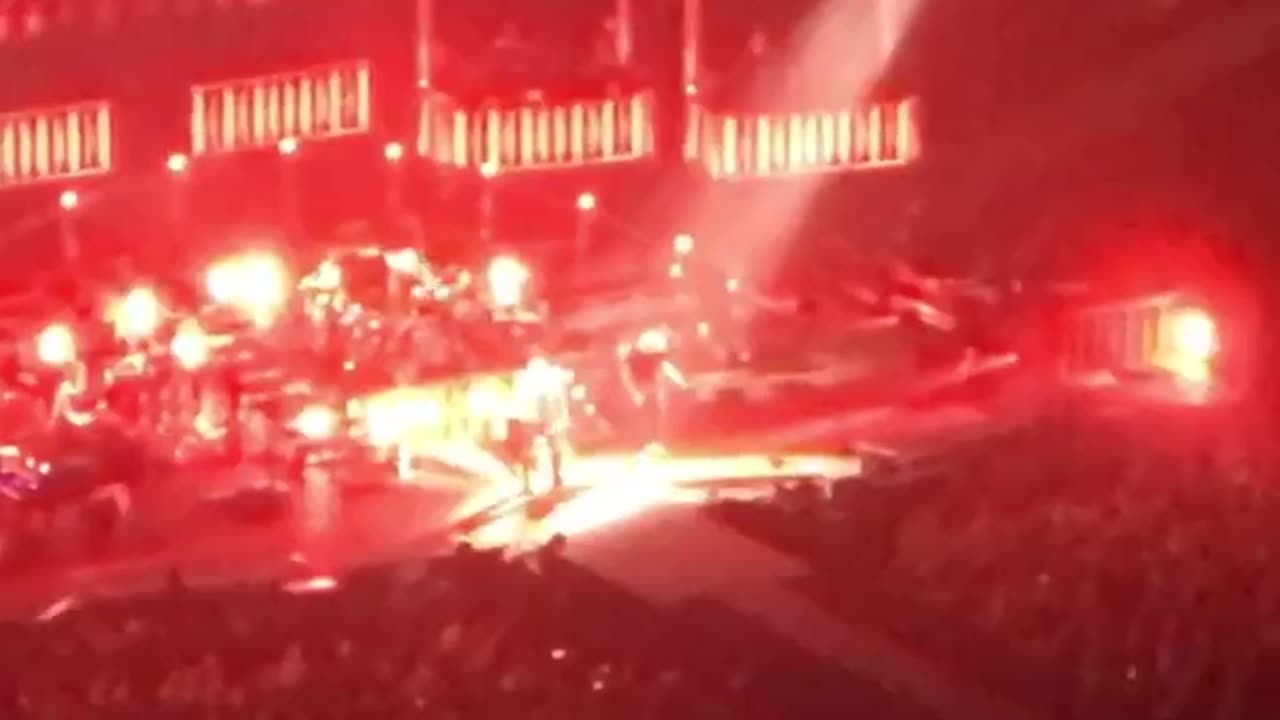 Short Video - Queen With Adam Lambert - I Want It All