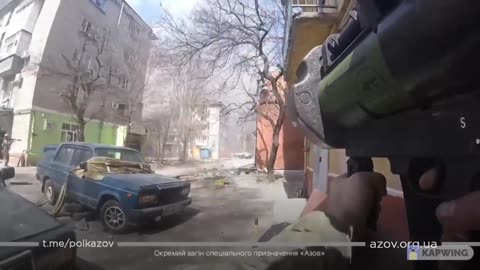 Azov soldier fires RPG on Russian APC in Mariopul