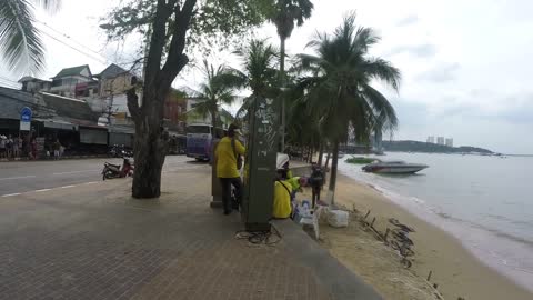 PATTAYA BEACH ROAD-TALK WITH OLDER BRITISH GENTLEMAN
