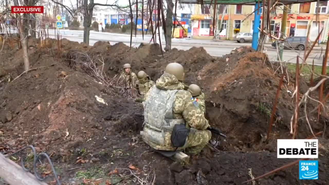 ◾If you want to live you dig, says the soldier (and also hide behind civilians