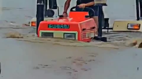Swaraj tractor in river🥶🤯