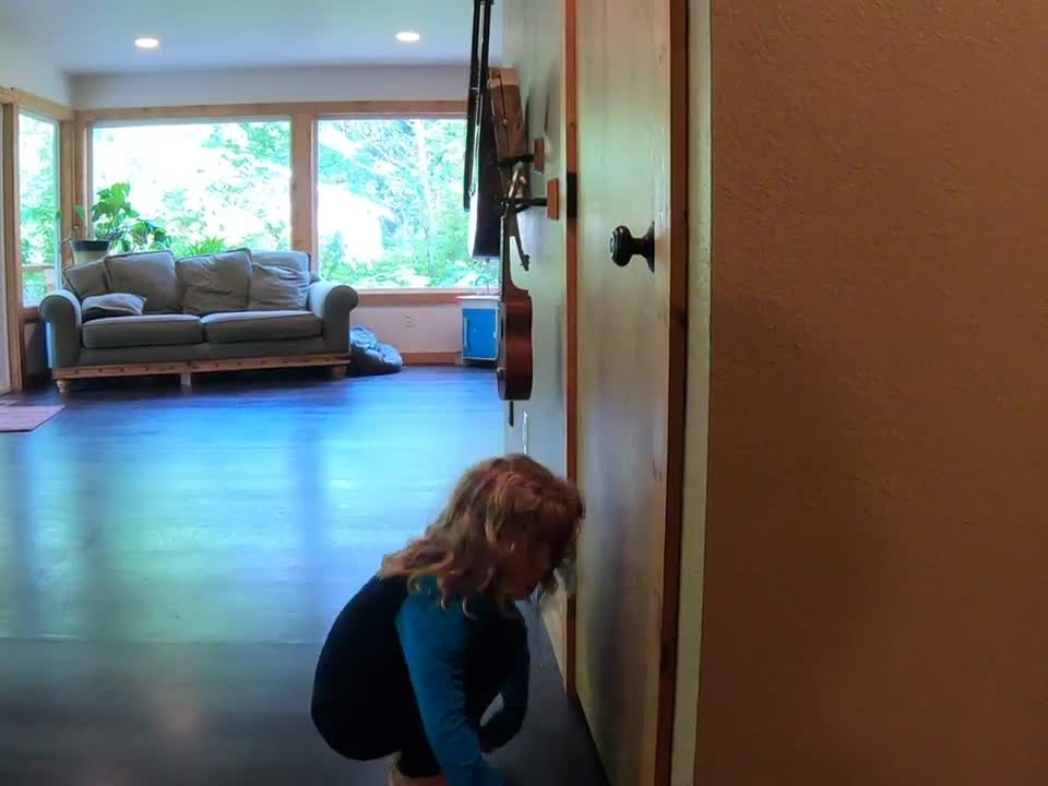 Wall Squats Ben Jamin'