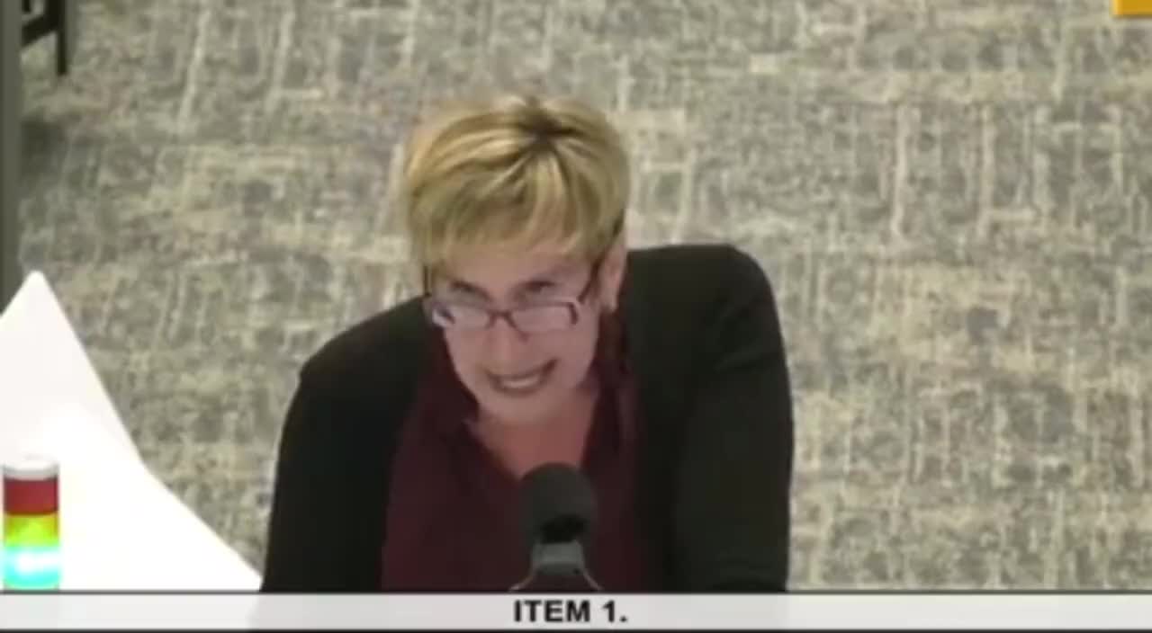 LEIGH DUNDAS SOCKS IT TO THE CALIFORNIA BUREAUCRATS