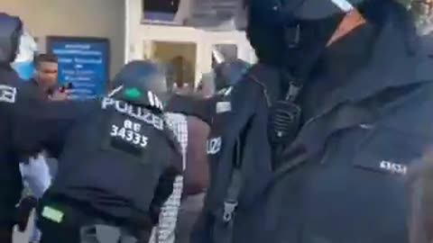 Dura represión #Alemana a las protestas de apoyo a #Palestina,
