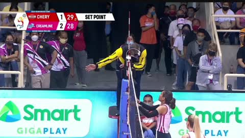 3 wrong calls ng referee, si Alyssa Valdez pa na yellow card. Ano sa tingin nyo?