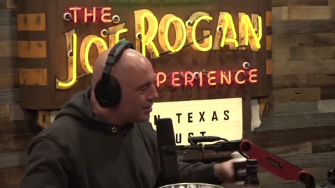 Ari, Mark, and Shane Try Jujimufu's Smelling Salts