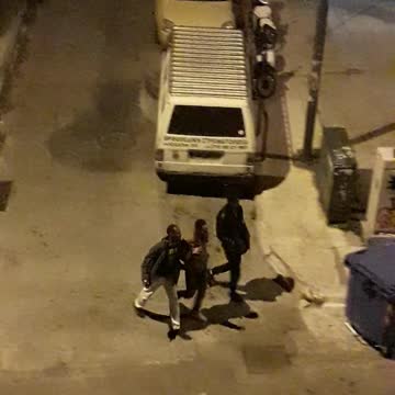 Βολτάρουν ανενόχλητοι οι λ@θρο ξημερώματα