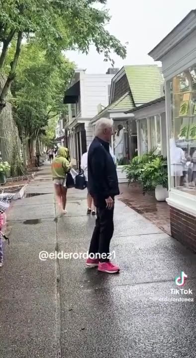 Bill Clinton Is Seen In Public - No One Cares