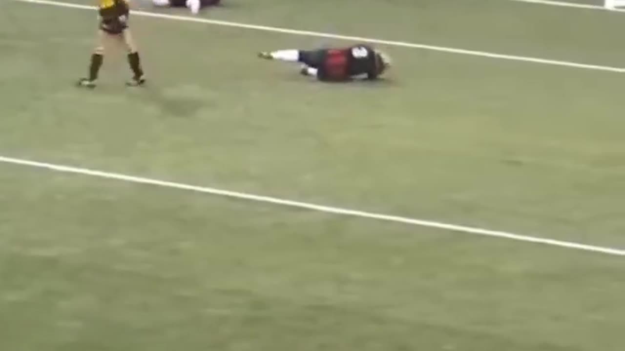 Funny moments in woman's football