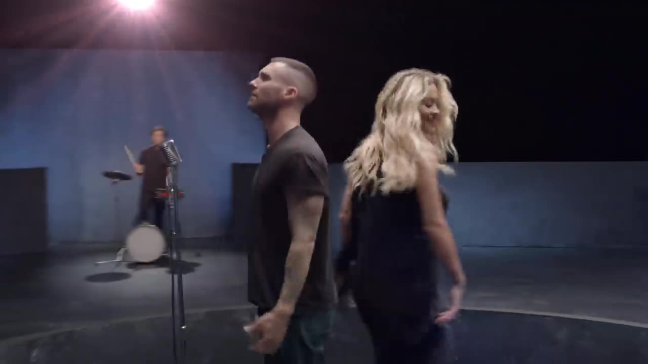 Maroon 5. Girls like you ft. Best video