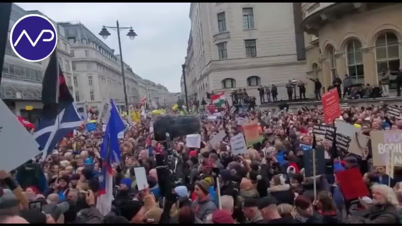 NOW - Large protest against vaccine passports and vaccine mandates in central