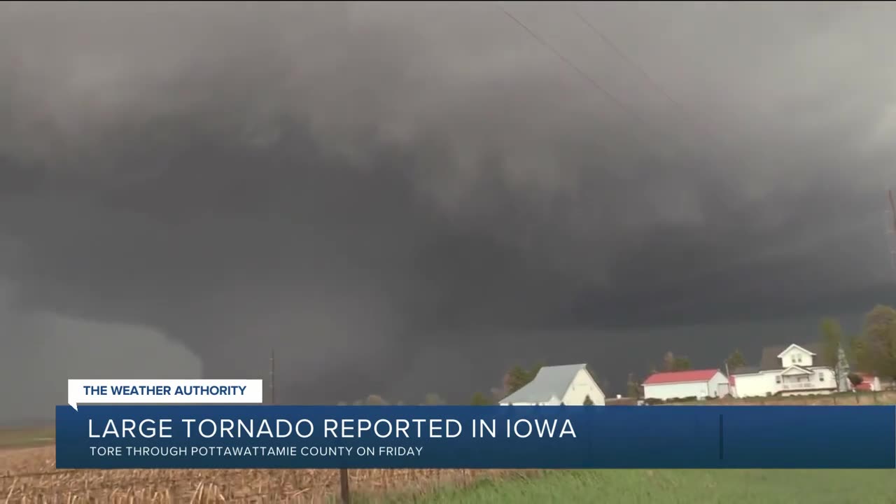 Video shows 'monster' tornado in Minden, Iowa