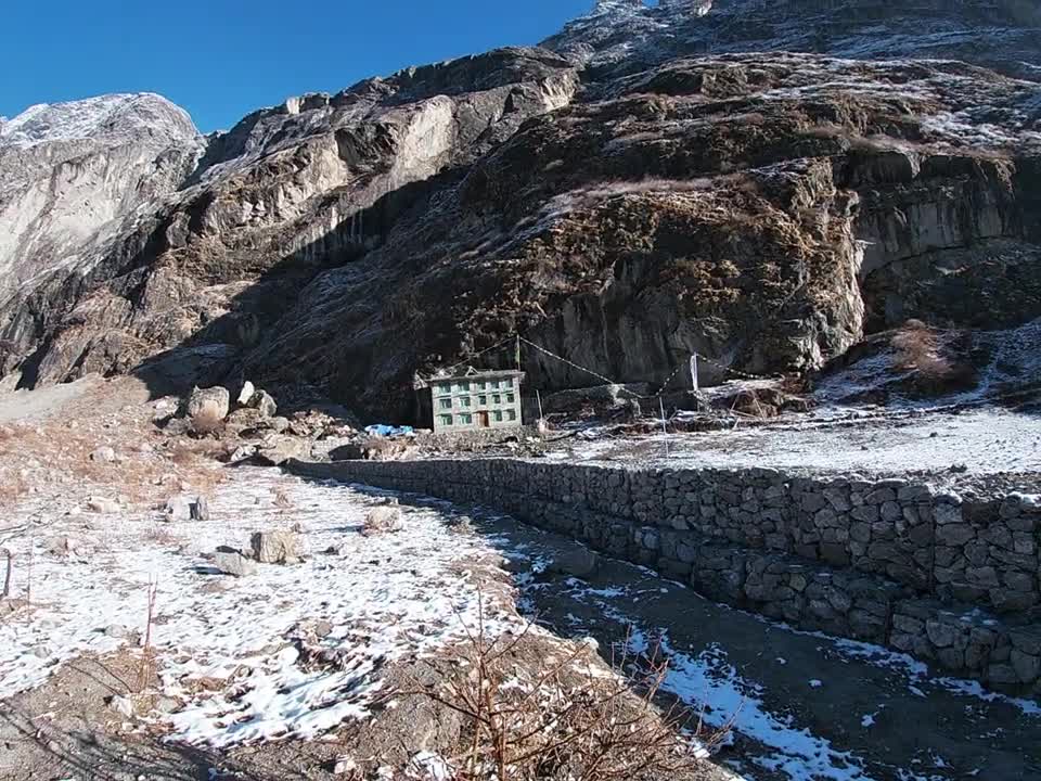 Only house survived during avalanche 2015