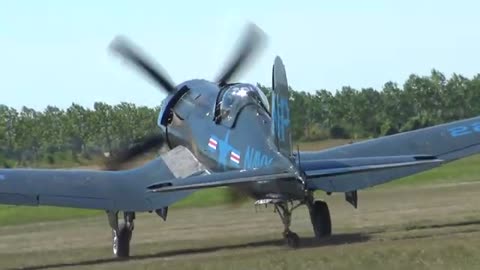 Meaux -Airshow 2022 T6 Corsair Catalina