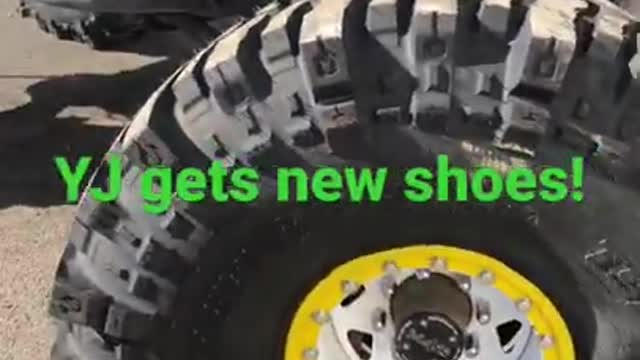 Jeep Wrangler YJ gets new 44" Boggers!