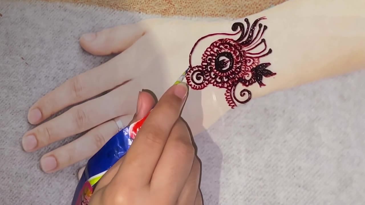 Simple mehndi design 2024 | backend mehndi design