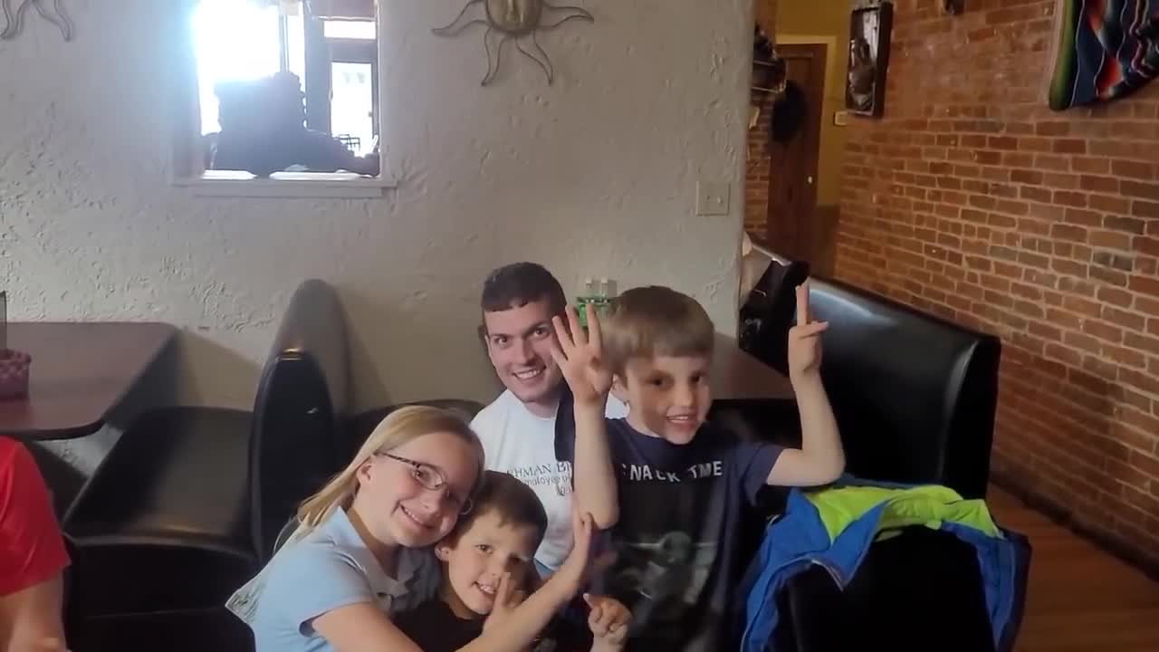 Military Dad Surprises His Children at Restaurant Uniquely