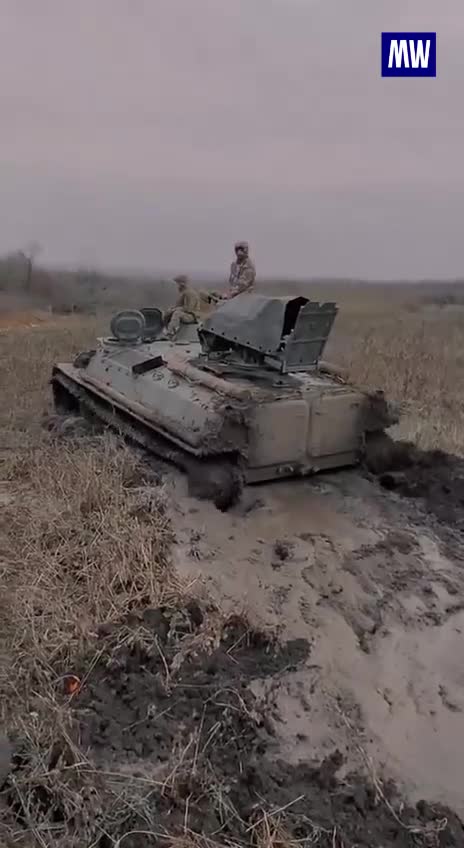 This is how caterpillar vehicles are moving at the front now