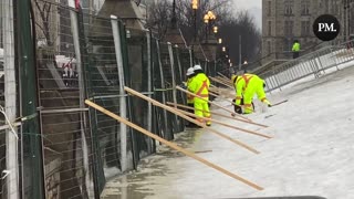 Fencing is being installed at Parliament Hill, with some entry points onto the grounds having been completely blocked off