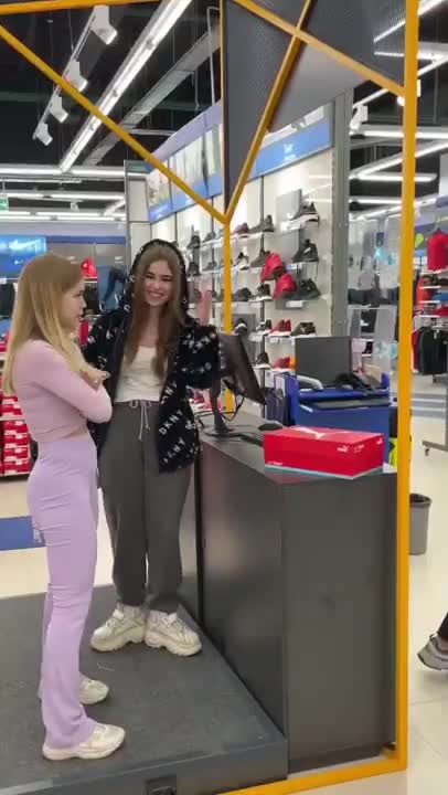 #Shmeksss SHMEKSSS Pranks | New and Latest Pranks | Hot Body Builder Viral and Funny Videos