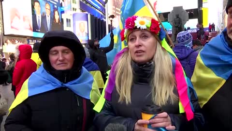 Protesters in Times Square call for peace in Ukraine