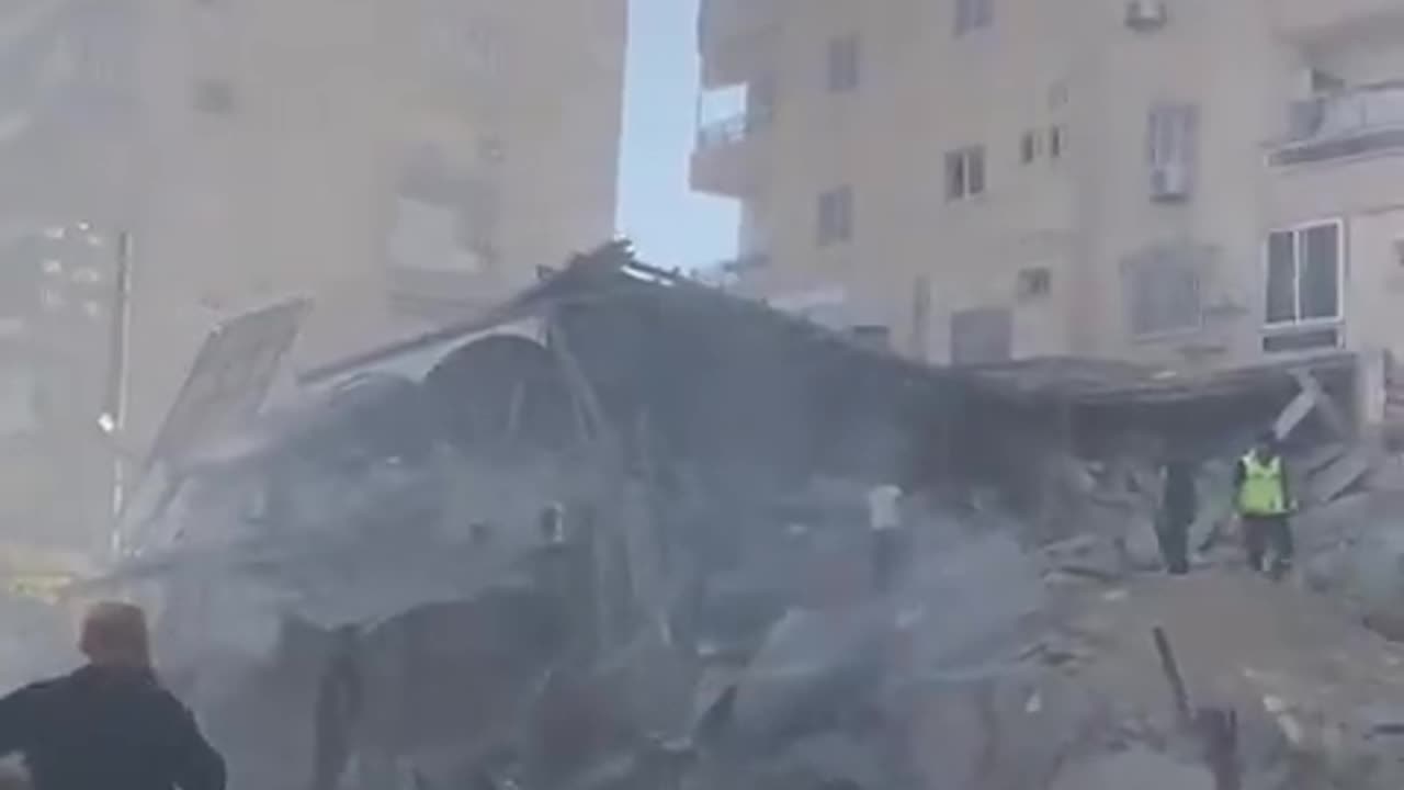 Aftermath of Israeli airstrikes on a building in the city of Tyre