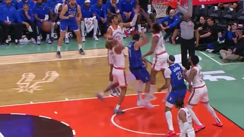 NBA - Luka's No-Look Magic