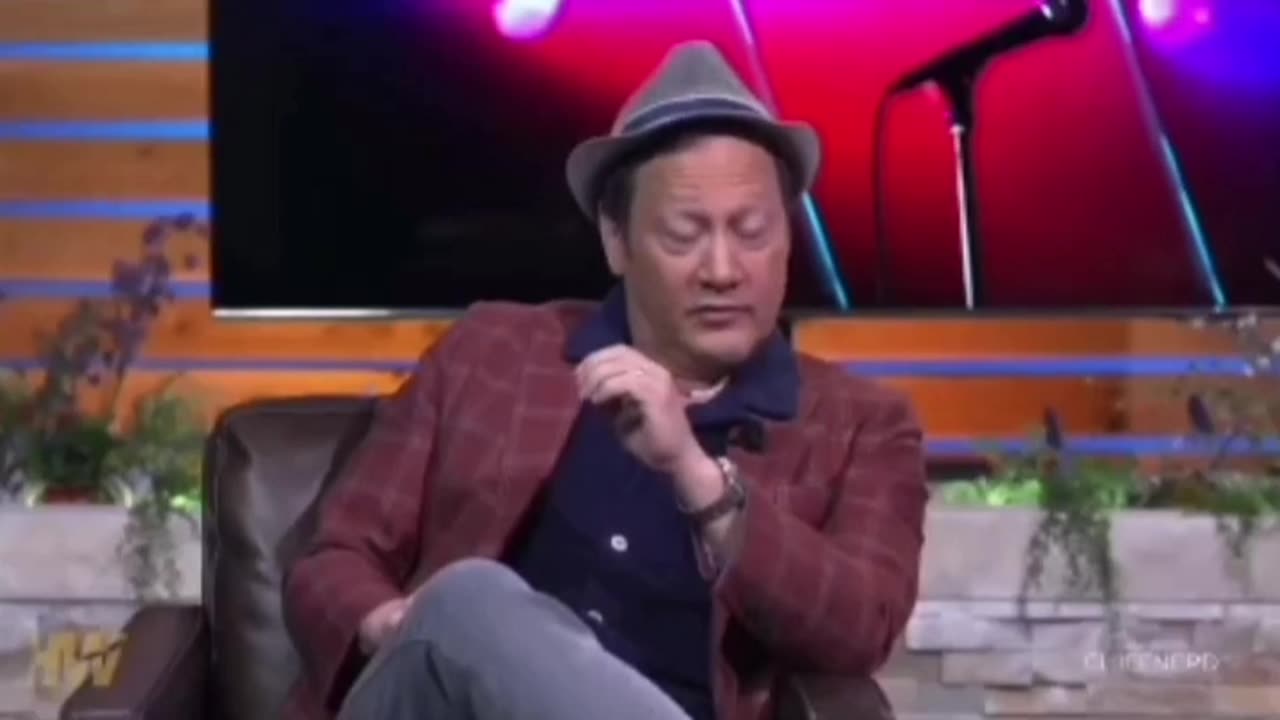 Rob Schneider Says Big Pharma is a "Legal Drug Cartel"