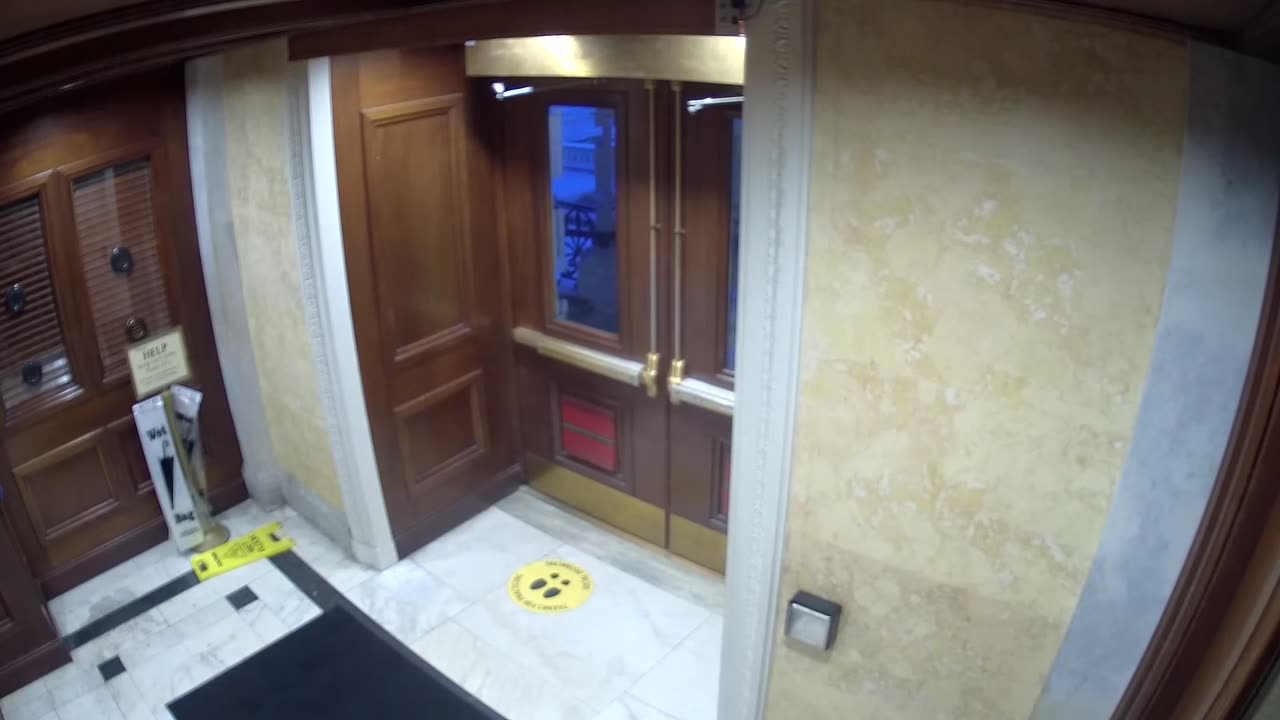 0181USCH01SouthDoorVestibule_2021-01-05_07h00min01s290ms.mp4